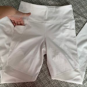 💟BEAUTIFUL WHITE ATHLETA LEGGINGS💟